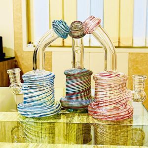 6'' Inside work on its body Bong (Weight-160gm)